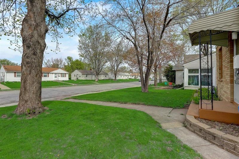 5118 Bryant Ave N, Minneapolis, MN 55430