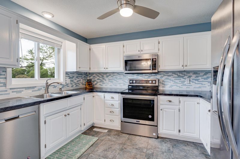 5299 Oxbow Pl, Champlin, MN 55316