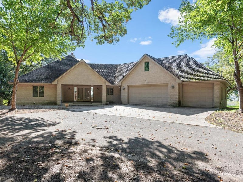 8025 187th St, Belle Plaine, MN 56011