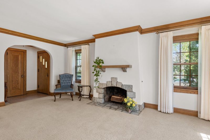 5216 Shoreview Ave, Minneapolis, MN 55417
