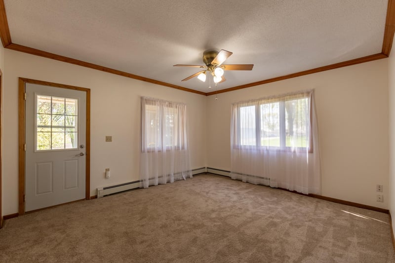 23815 Holt Ave, Hampton, MN 55031