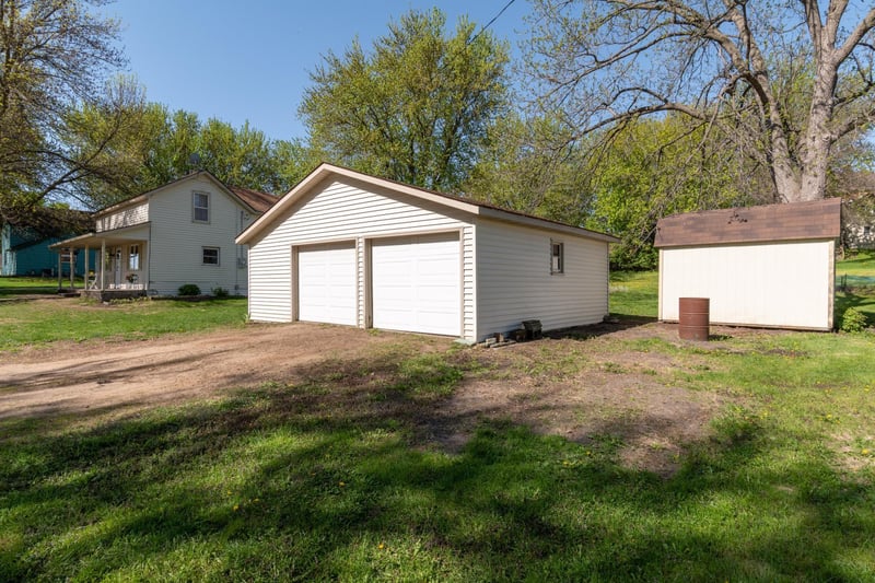 23815 Holt Ave, Hampton, MN 55031