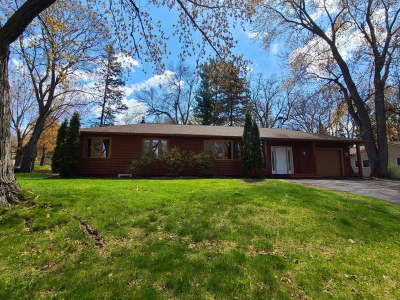 6083 Woody Ln NE, Fridley, MN 55432