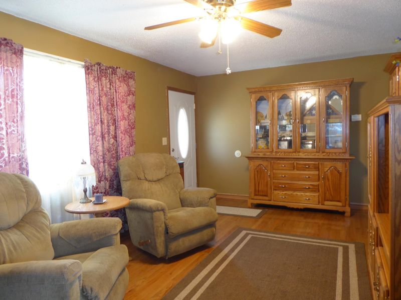 1045 20 St, Windom, MN 56101