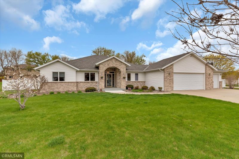 1508 3rd St NE, Willmar, MN 56201