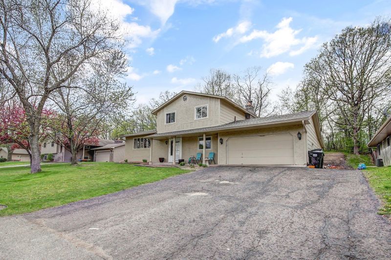 6465 Pineview Ln N, Maple Grove, MN 55369