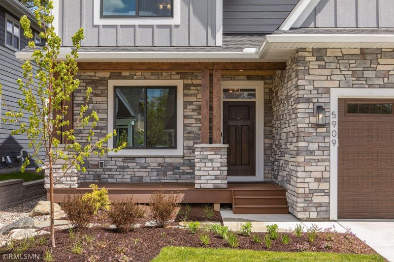 5909 Kellogg Ave, Edina, MN 55424