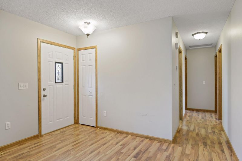 305 18th Ave SE, Cambridge, MN 55008