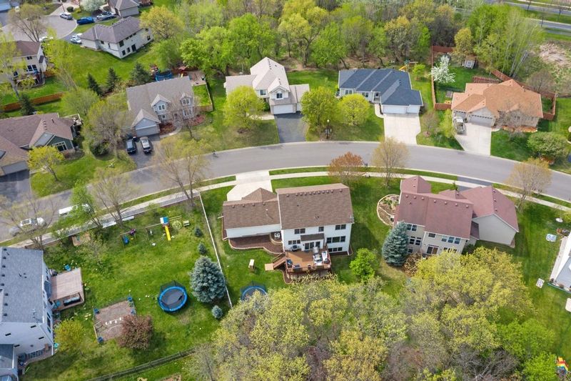 1776 Windsor Dr S, Shakopee, MN 55379