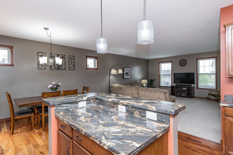 424 Wynnsong Dr NW, Byron, MN 55920