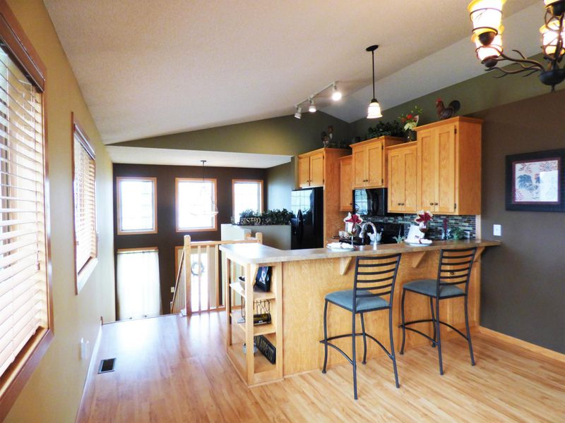 911 Wendover St NE, Isanti, MN 55040