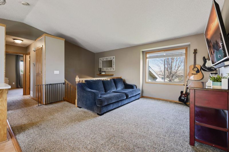4738 Farmstead Dr, Monticello, MN 55362
