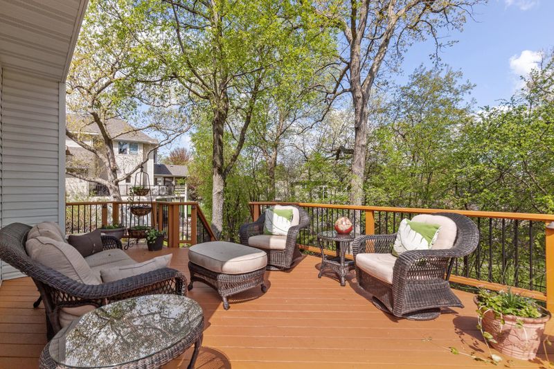 2225 Estates Dr, Eagan, MN 55122