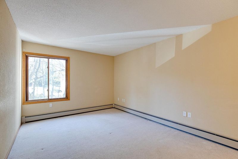 4680 Tower St SE #202, Prior Lake, MN 55372