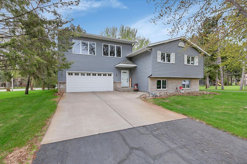4318 Sauk Dr, Saint Cloud, MN 56303