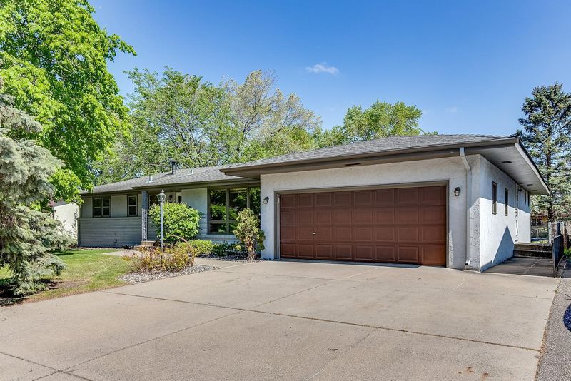 3018 Thurber Rd, Brooklyn Center, MN 55429