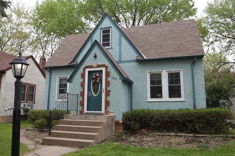 1679 Charles Ave, Saint Paul, MN 55104