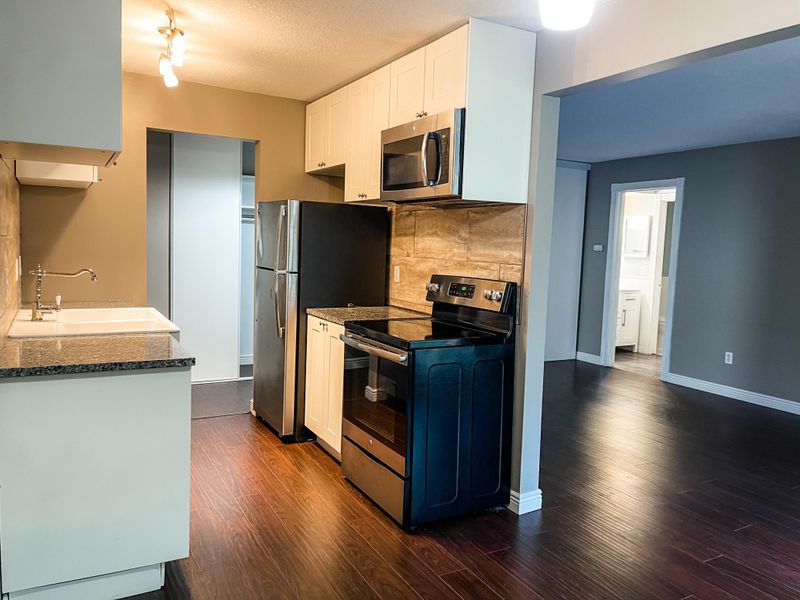 4406 Cedar Lake Rd S #3, Saint Louis Park, MN 55416