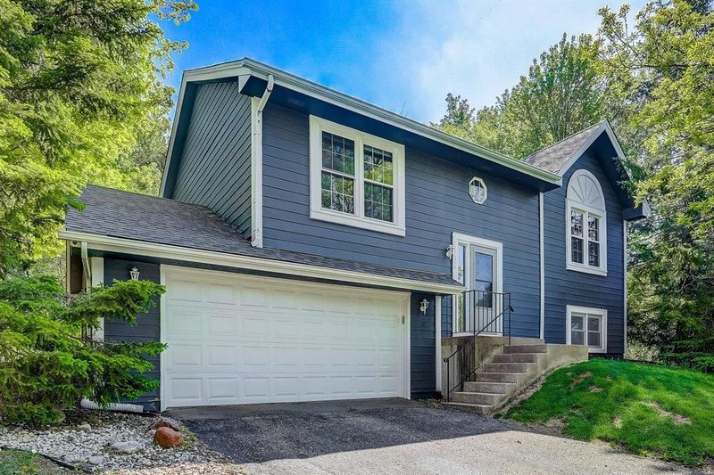 15406 Michele Ln, Eden Prairie, MN 55346