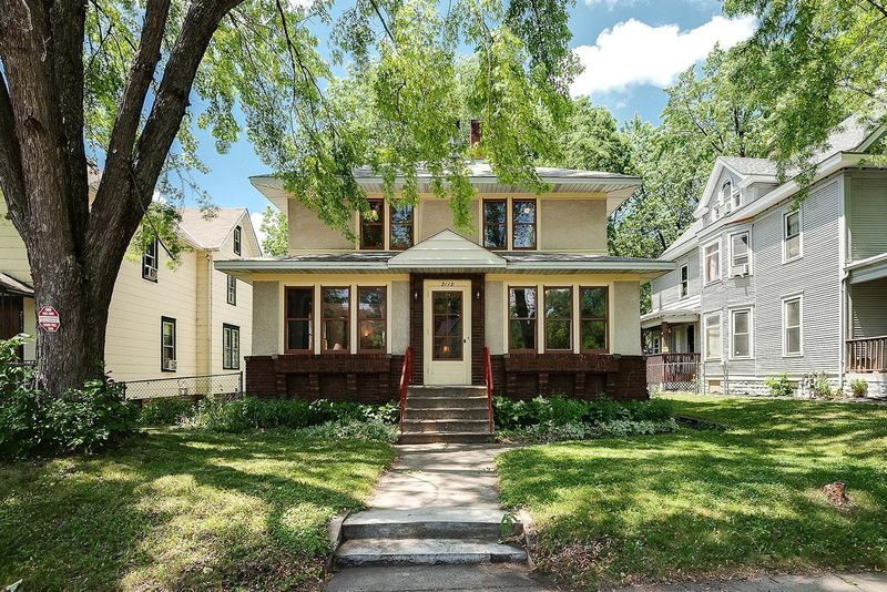 2119 Dupont Ave N, Minneapolis, MN 55411