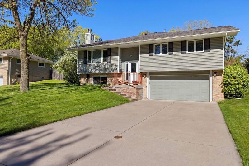 4801 Oregon Ave N, New Hope, MN 55428