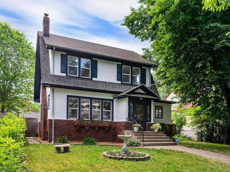 1218 Queen Ave N, Minneapolis, MN 55411
