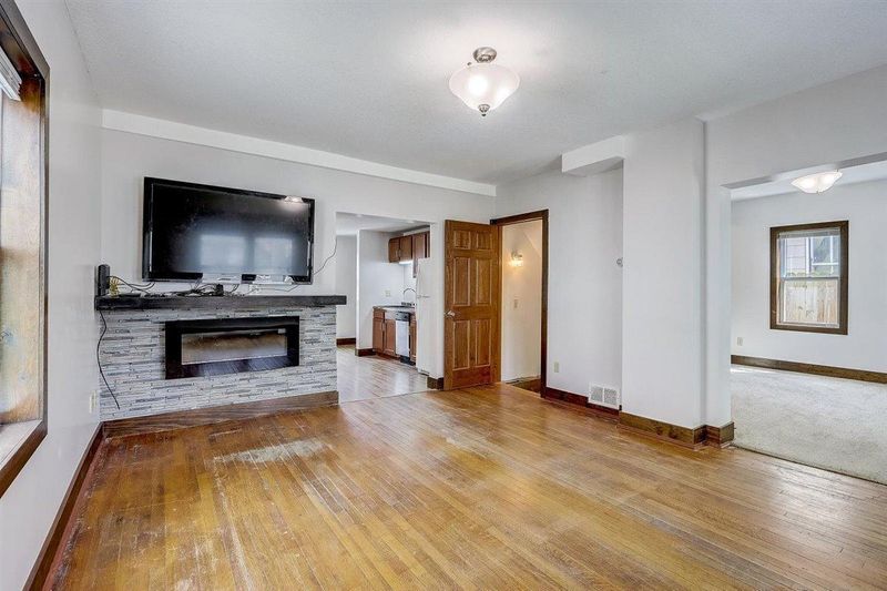 901 Conway St, Saint Paul, MN 55106