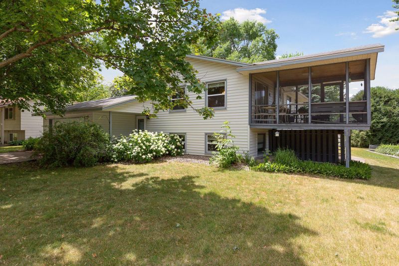 1217 2nd St NW, Waseca, MN 56093