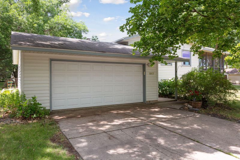 1217 2nd St NW, Waseca, MN 56093