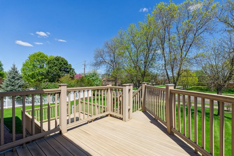 4560 Arrowood Ln N, Plymouth, MN 55442