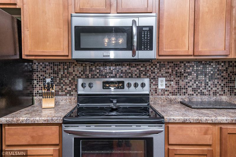321 Interior Dr NE, Pine Island, MN 55963