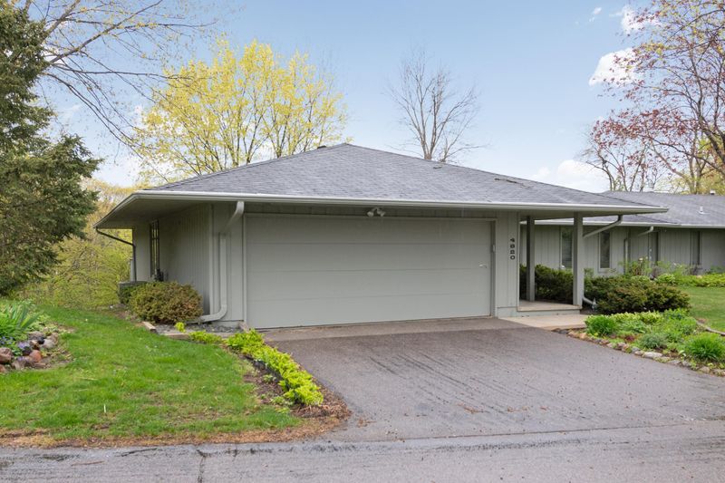 4820 Regents Walk, Excelsior, MN 55331