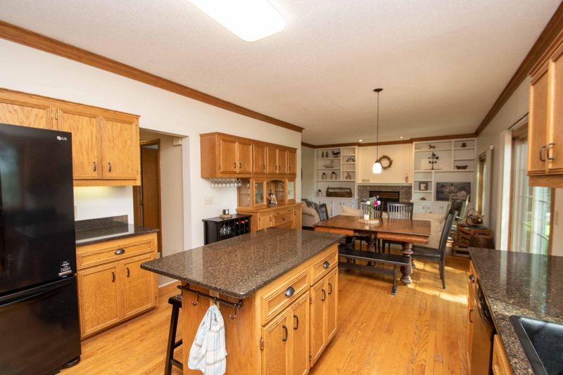 9063 Duckwood Trl, Woodbury, MN 55125