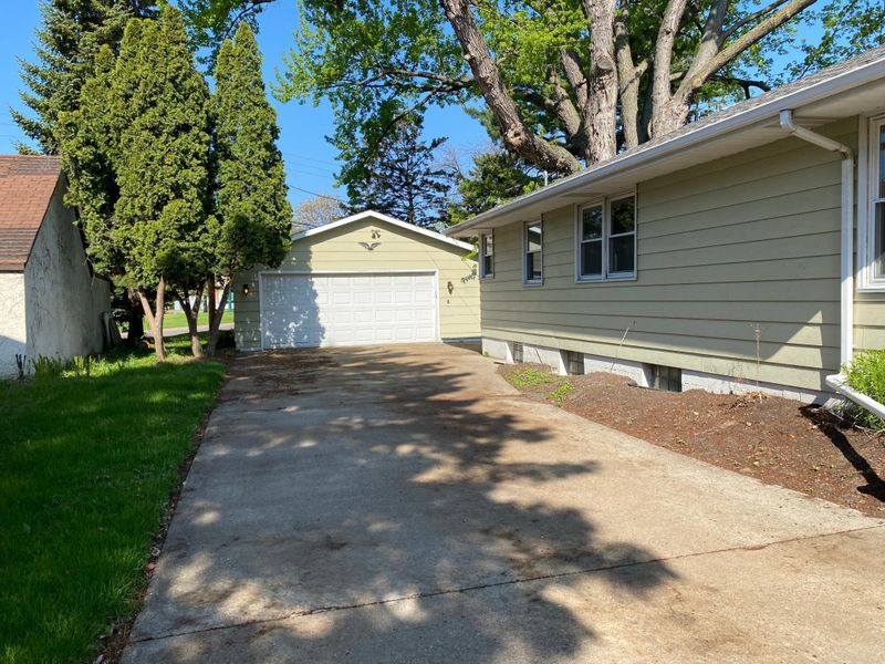 4711 Regent Ave N, Crystal, MN 55429