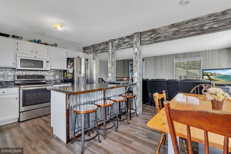224 Lakeview Dr, Spicer, MN 56288