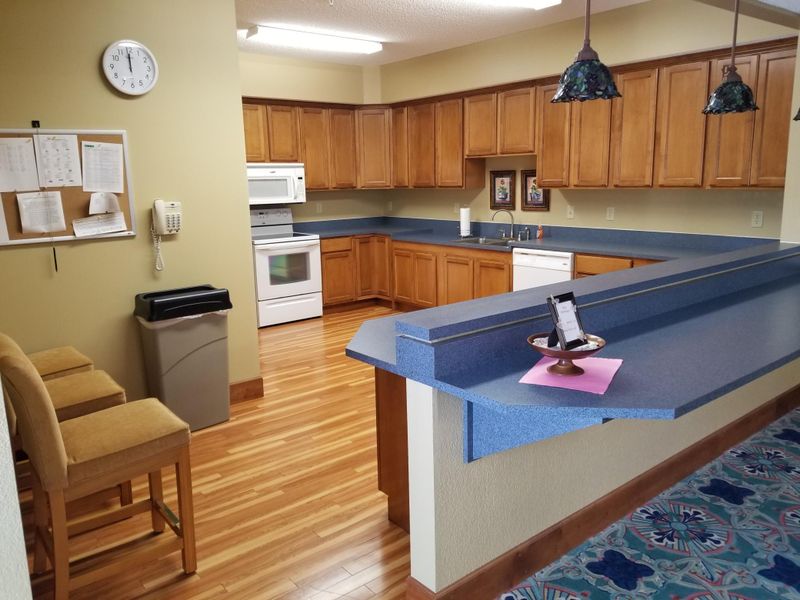 1201 Hadley Ave N #211, Oakdale, MN 55128