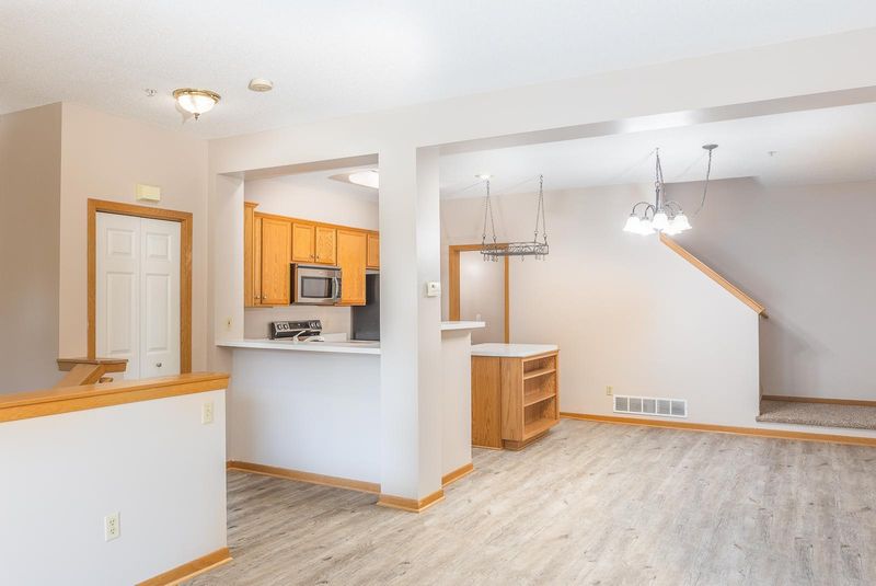 1002 Fairfield Spur, Minnetonka, MN 55305