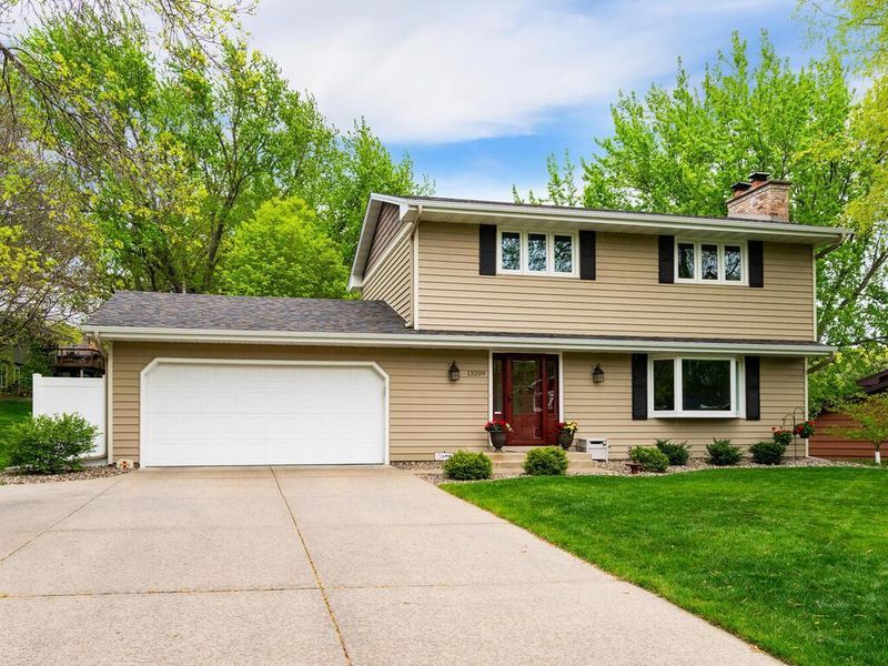 13209 Willow Ln, Burnsville, MN 55337