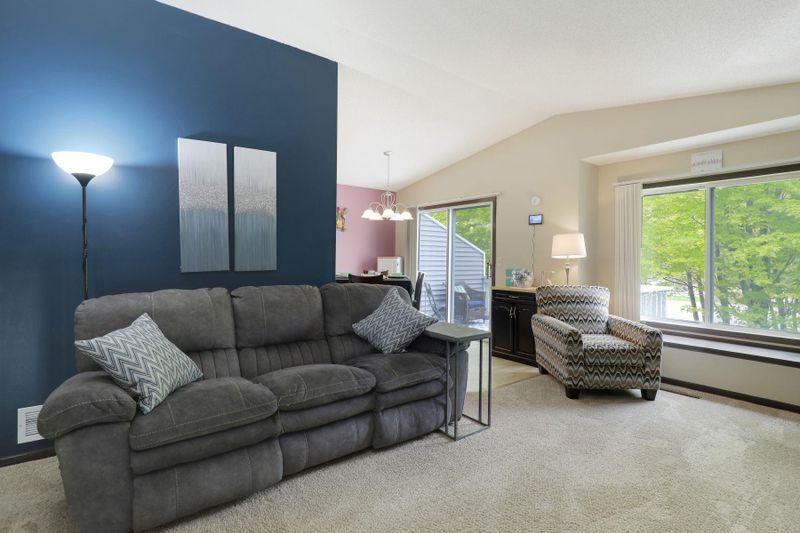 5618 Sanibel Dr, Minnetonka, MN 55343