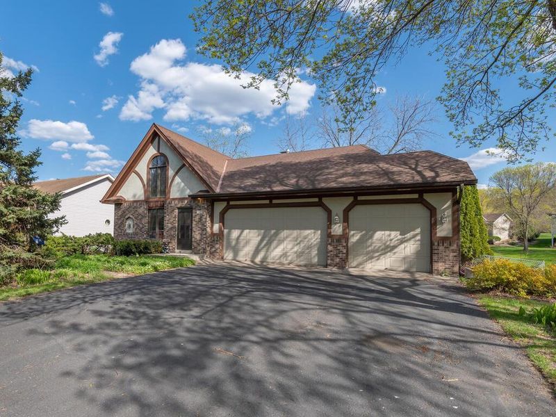 1389 82nd St, Victoria, MN 55386