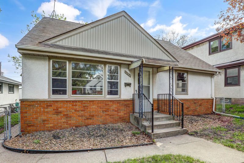 1004 Topping St, Saint Paul, MN 55103