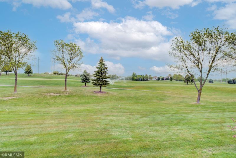 494 Holly Ln N, Oakdale, MN 55128