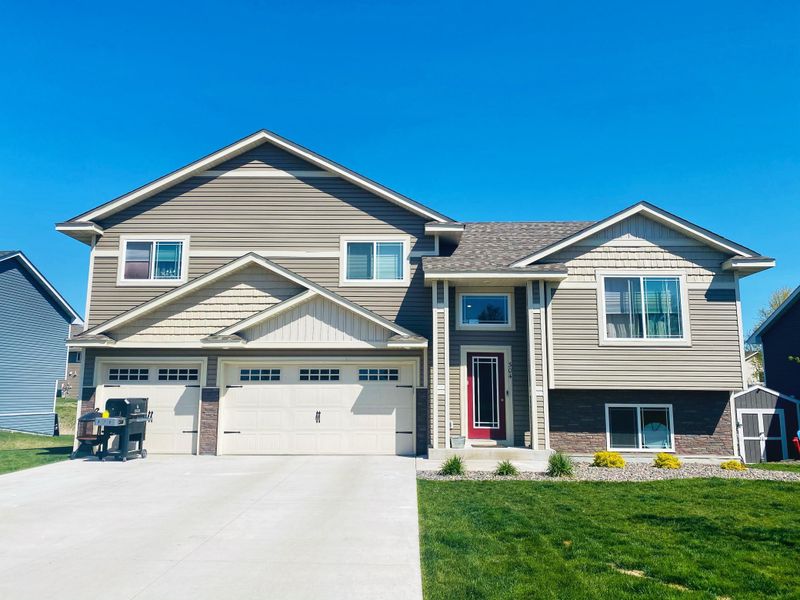 304 Waverland Ln, Waverly, MN 55390