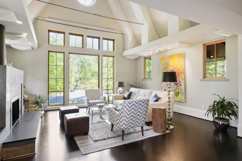 3170 Shoreline Ln, Arden Hills, MN 55112
