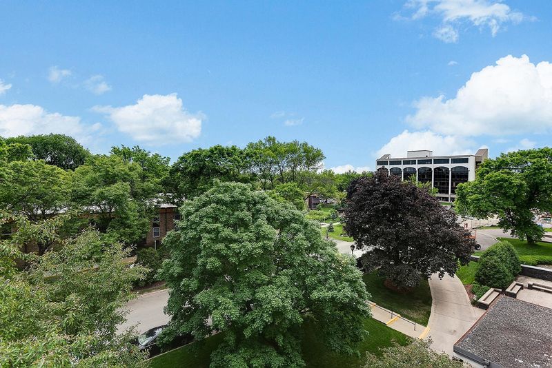 6450 York Ave S #514, Edina, MN 55435