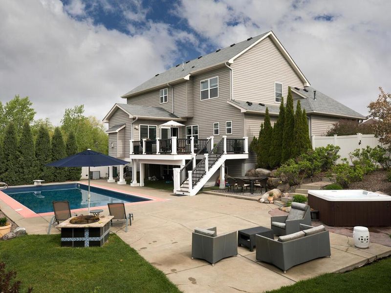 14325 50th Pl N, Plymouth, MN 55446