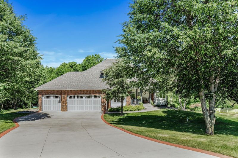 19810 Pembrook Cir, Rogers, MN 55374