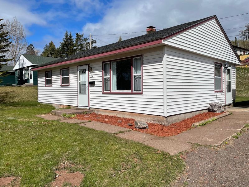 54 Banks Blvd, Silver Bay, MN 55614