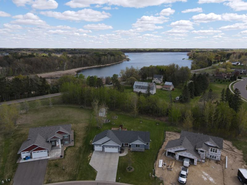 727 Taft Loop S, Cambridge, MN 55008