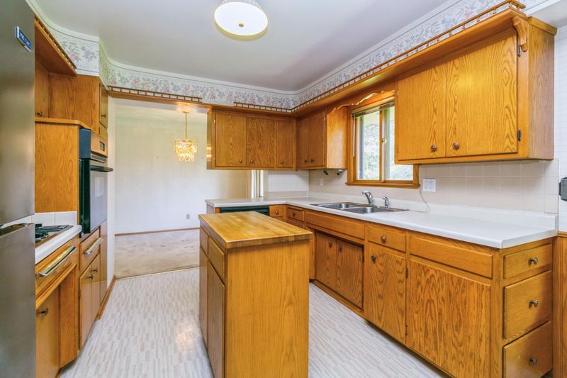 1626 Ruth St N, Saint Paul, MN 55119